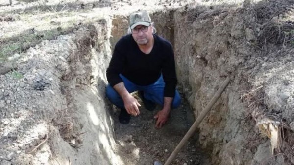 رجل تركي وقبره