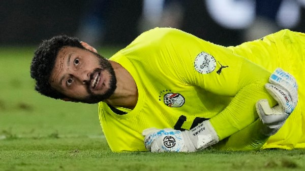 شبح الإيقاف الطويل يطارد "الشناوي" بعد واقعة مباراة الأهلي وسيراميكا| ايه الحكاية؟