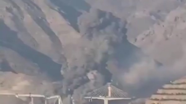 تدمير أكبر جسر في إيران