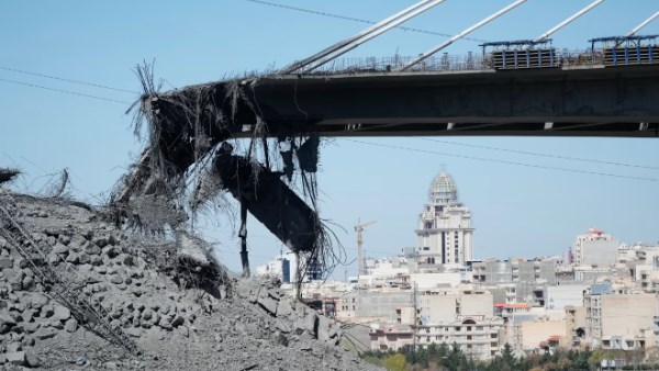 أكبر جسر في إيران