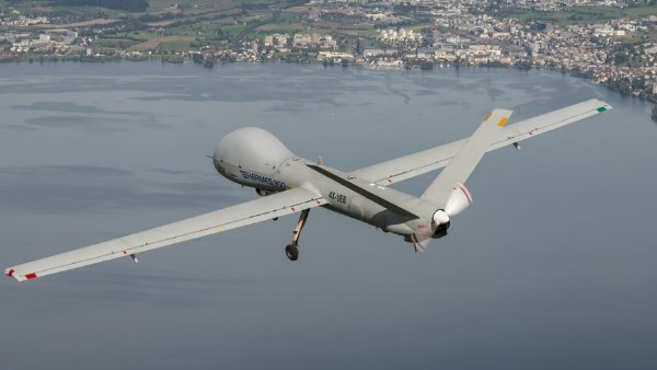 طائرة مسيّرة