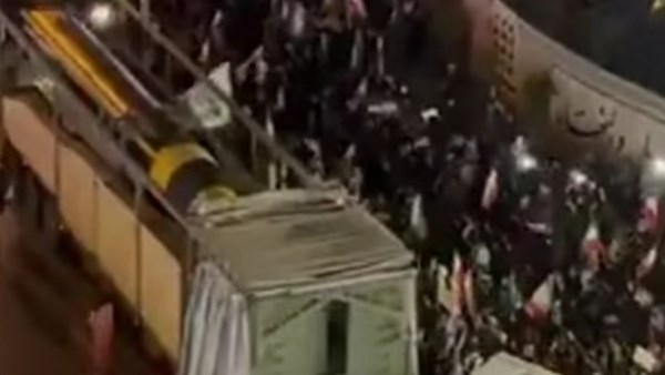 صاروخ قدر في شوارع طهران