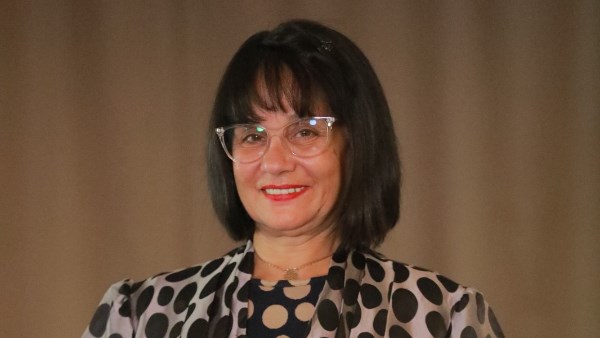 الفنانة سحر رامي 