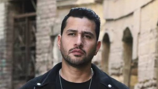 الفنان علي الطيب