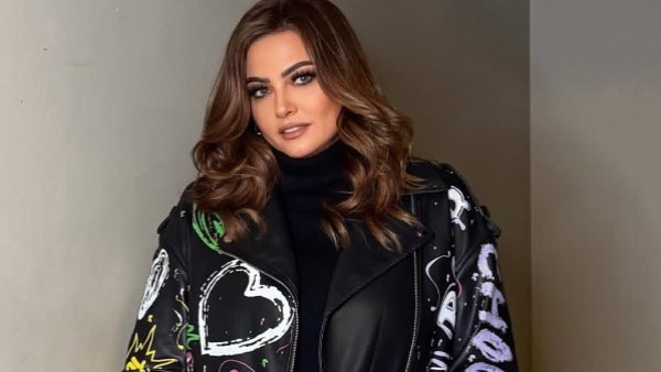 الفنانة بشري 