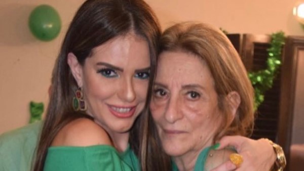 دنيا عبدالعزيز 