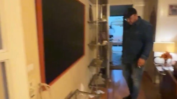 خيانة زوج لزوجته في الإسكندرية 