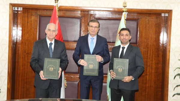 وزير الزراعة يوقع بروتوكولا للتحسين الوراثي وتكويد الماشية بالتعاون مع الخدمة الوطنية والقطاع الخاص