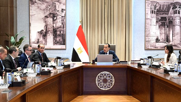 رئيس الوزراء يُتابع موقف سداد مستحقات هيئة المجتمعات العمرانية لدى عدد من الوزارات والجهات
