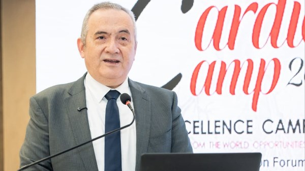 الدكتور محمد مصطفى عبد الغفار، رئيس الهيئة العامة للمستشفيات والمعاهد التعليمية