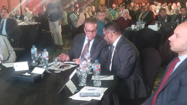 وزير الصحة والسكان 