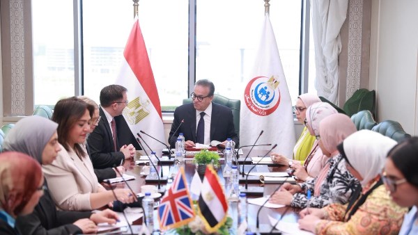 وزير الصحة : إرسال بعثات تدريبية للأطباء المصريين إلى بريطانيا