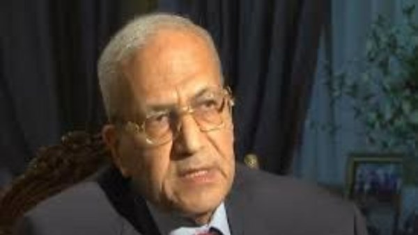 وزير الصحة يهنئ الدكتور محمد شريف مختار بفوزه بجائزة «الطبيب العربي»