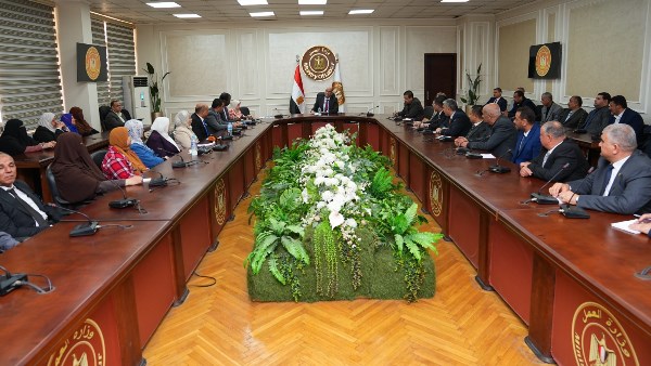 وزير العمل: المرحلة تتطلب أداءً ميدانيًا حقيقيًا وتواجدًا فعالًا بين المواطنين