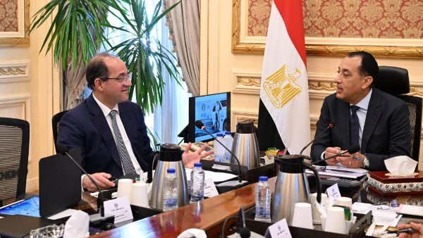 رئيس لجنة الطاقة النظيفة لـ صدى البلد : الحكومة تقود التحول للسيارات الكهربائية .. ومصر تستهدف أن تصبح مركزا إقليميا للصناعة