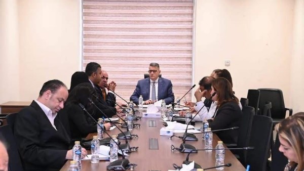 بحث تحديات ضعف مشاركة المرأة في سوق العمل