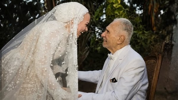 ابو زهرة وحفيدته