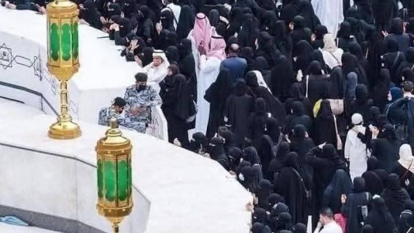 مؤنسات الحرم المكي