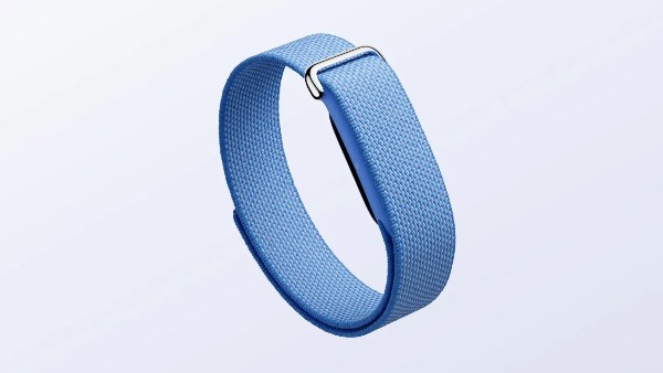 ثورة في الحجم والذكاء.. "Fitbit Air" يتحدى "Whoop" كأصغر جهاز رياضي ذكي