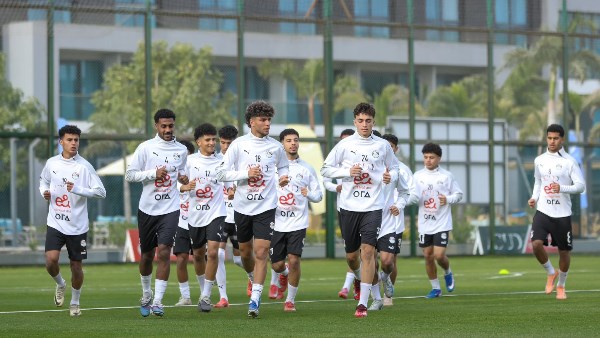 زى المطاعم.. طريقة عمل أوراك الدجاج بالصويا صوص والسمسم والعسل