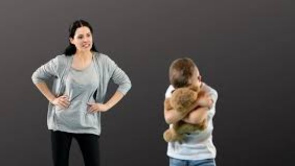 أم نرجسية بعد الستين.. كيف تؤثر على الأبناء والأحفاد؟ 