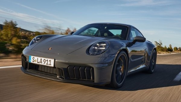 بورشه 911 Spirit 70.. تجهيزات خارقة لأيقونة الأداء الألمانية