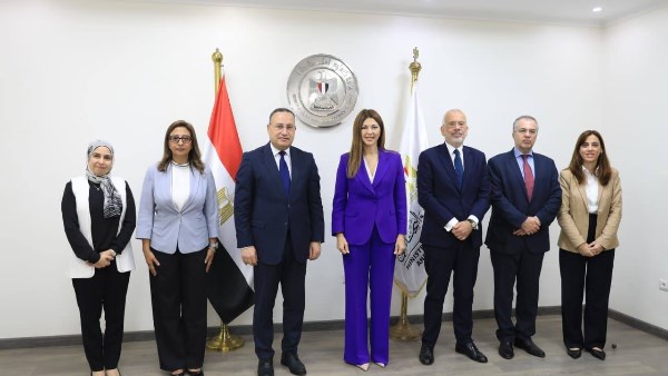 "قنصوة" يستقبل وزيرة التعليم والرياضة اليونانية لبحث سبل التعاون المشترك