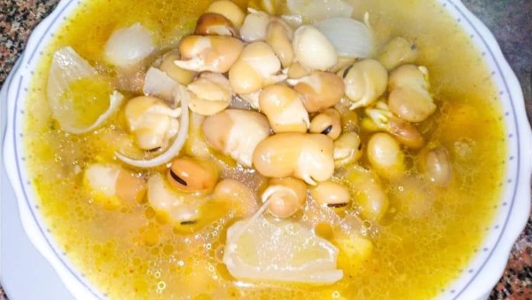 طريقة عمل شوربة الفول النابت..