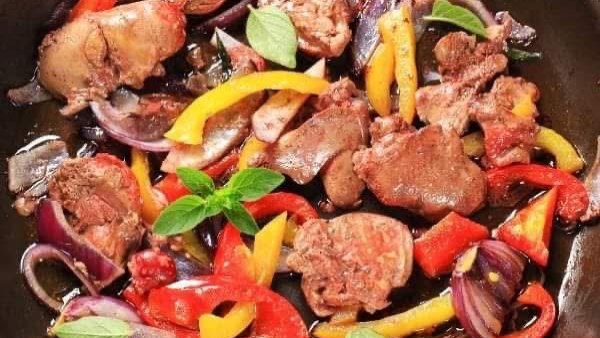 من أكلات العيد.. الكبدة الاسكندرانى فى دقائق 