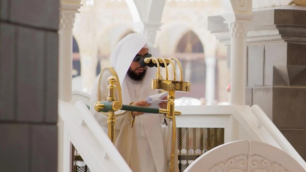 إمام المسجد النبوي يحذر من المعاصي ويوضح مكانة الأمن في الإسلام