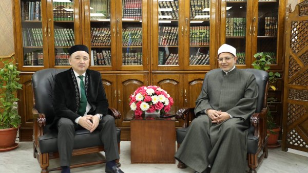الدكتور سلامة داود يستقبل نائب رئيس جامعة «نور مبارك» بكازخستان