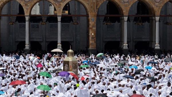 حجاج بيت الله الحرام