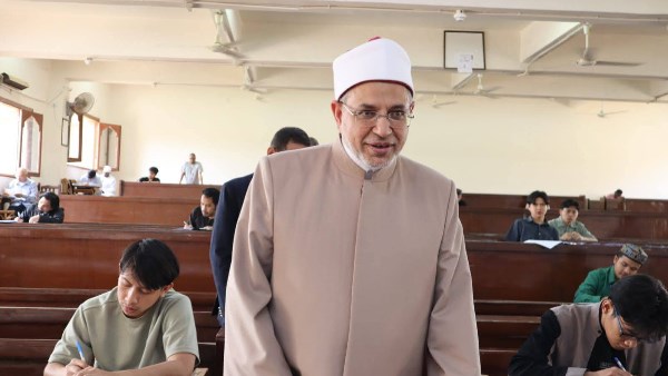 رئيس جامعة الأزهر يتابع سير امتحانات نهاية الفصل الدراسي الثاني