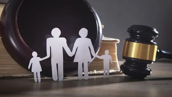 الرؤية الإلكترونية تدخل قانون الأسرة .. هل تنهي أزمات الحضانة والخلافات الأسرية؟