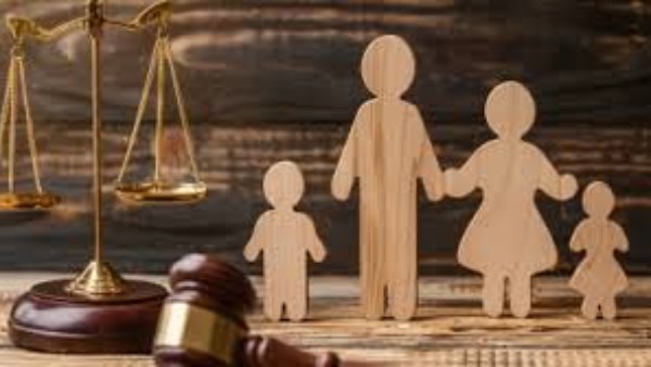 قانون الأحوال الشخصية الجديد.. غرامة وعزل المأذون عند مخالفة الفحص الطبي للزوجين