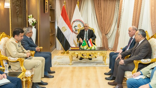 وزير الإنتاج الحربي يناقش مع السفير الباكستاني سبل تعزيز التعاون المشترك