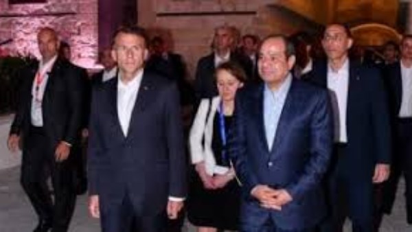 آثار الإسكندرية: خطوة ماكرون تفتح المجال لاسترداد القطع المصرية المنهوبة