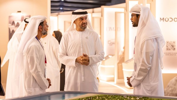 حسين الجسمي: “اصنع في الإمارات” يعكس قوة الرؤية الإماراتية حسين الجسمي: “اصنع في الإمارات” يعكس قوة الرؤية الإماراتية