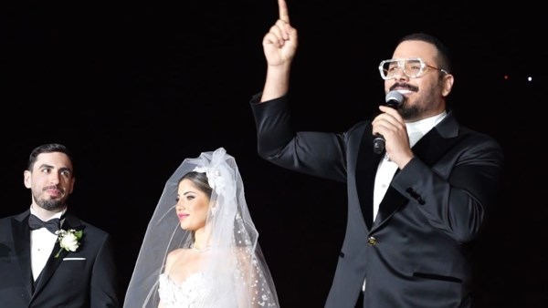 رامي عياش يفتتح حفل زفاف أسطوريا في مصر بأغنية أوكسترالية