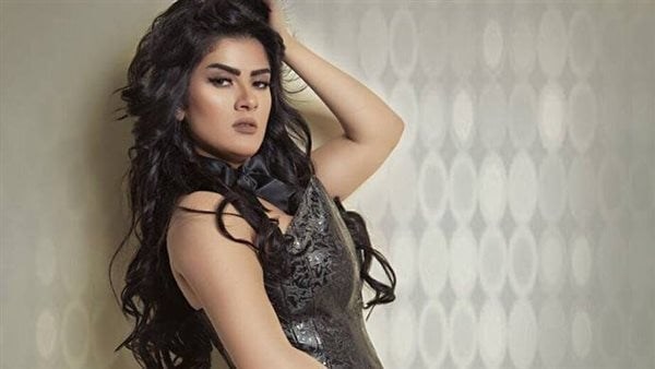 الفنانة ياسمينا المصري