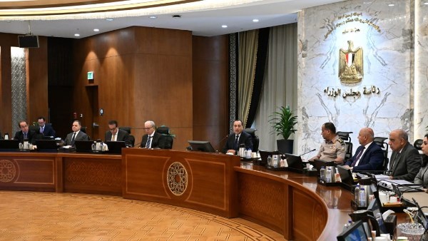 رئيس الوزراء: الشركات الدولية المعنية بالطاقة تعهدت بضخ استثمارات جديدة في مصر تتجاوز 19 مليار دولار.. ونواب: الصناعة هي المستقبل من أجل توفير العملة الصعبة