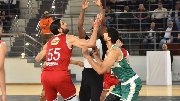 الأهلي يهزم الاتحاد 68 - 66 ويتقدم في سلسلة نهائي دوري أليانز لكرة السلة