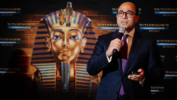 سفير مصر ببلجيكا في معرض توت عنخ آمون 