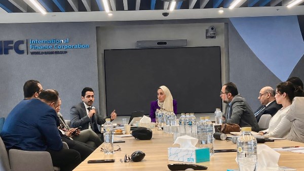 الإسكان تنظم مائدة مستديرة لتفعيل حوافز ومؤشرات العمران الأخضر بمشاركة مؤسسة التمويل