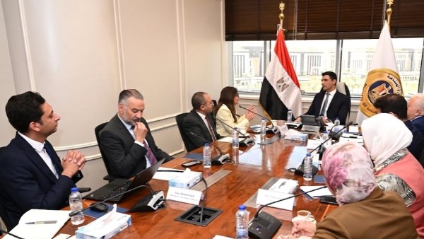 خالد هاشم وزير الصناعة