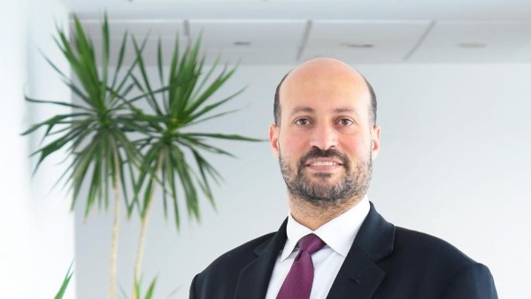 وزير الاستثمار يصدر قرارًا بتعيين محمد عياد مساعدًا لشئون الترويج الاستراتيجي وزير الاستثمار يصدر قرارًا بتعيين محمد عياد مساعدًا لشئون الترويج الاستراتيجي