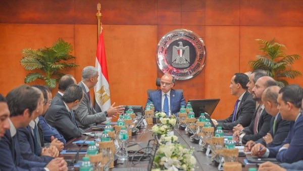 وزير الاستثمار والتجارة الخارجية 