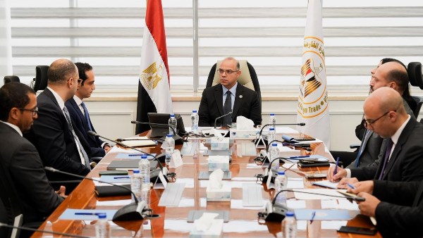 الدكتور محمد فريد وزير الاستثمار والتجارة الخارجية 