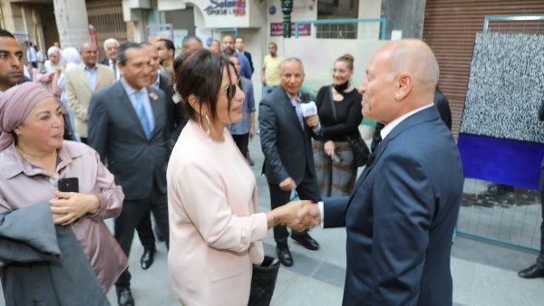 وزيرة الثقافة 