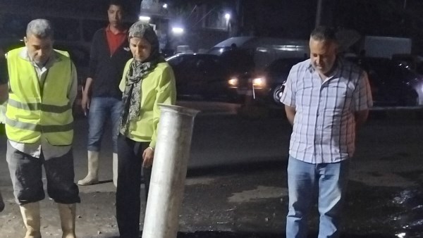 مياه الجيزة تكثف جهودها لاستكمال إصلاح تسريب الخط أمام محطة مترو أم المصريين.. صور